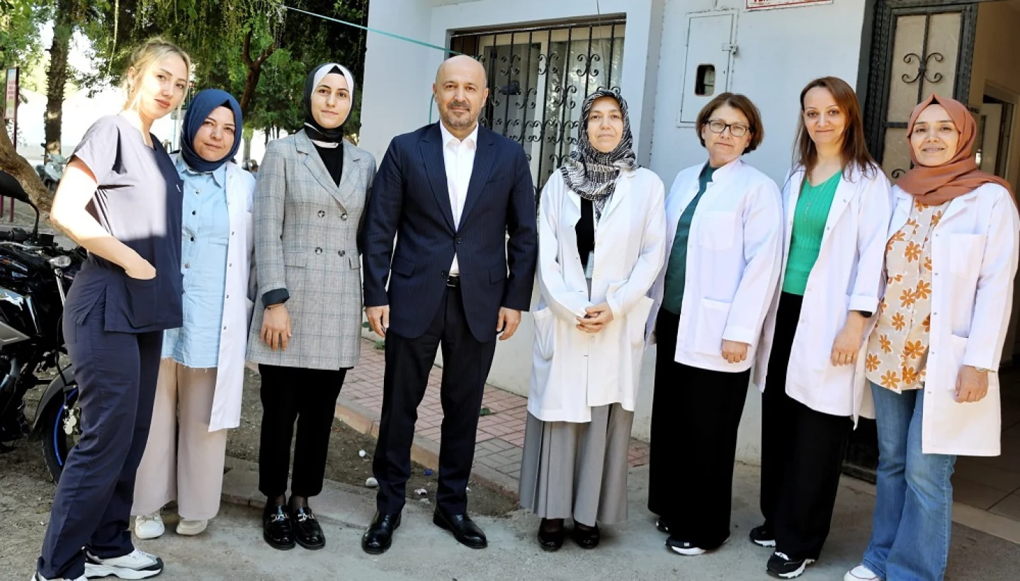 Adana İl Sağlık Müdürü Uzm. Dr. Halil Nacar, Adana’da bulunan sağlık kuruluşlarını ziyaret ediyor