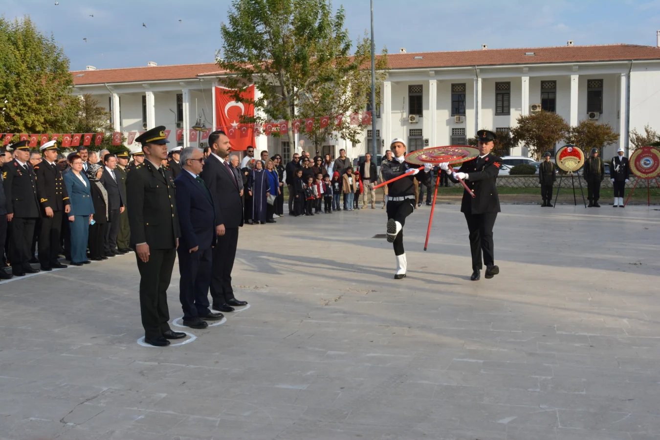 CEYHAN'DA 10 KASIM ANMA TÖRENİ...